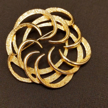 Sarah Coventry Smooth /Textured Swirled  Pin Gold Tone Large 2 Inch  Brooch DP2 - £14.76 GBP