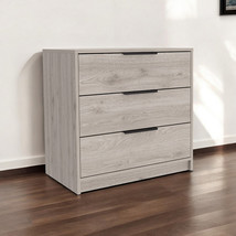 28" Light Gray Three Drawer Dresser - $9,002.87 MXN