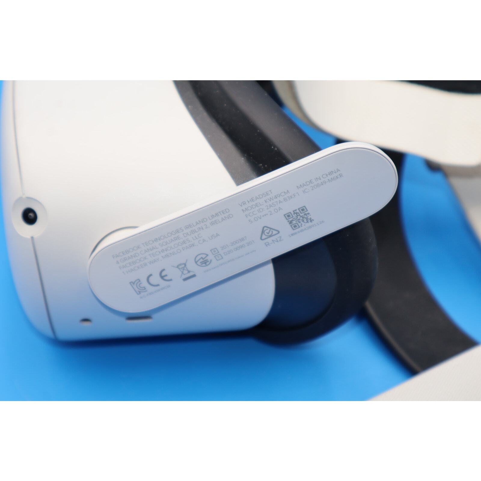 Oculus Quest 2, 256GB, All in One VR Headset, KW49CM Item image 9