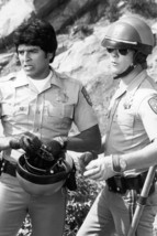 Erik Estrada and Larry Wilcox in Chips 18x24 Poster - £19.15 GBP