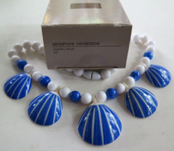 Vintage Avon 1987 Blue &amp; White Seashells Lucite Seashore Necklace MIB - £13.45 GBP