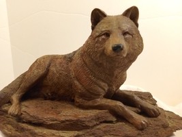 Vintage Hand Carved Wolf Figurine/ Statue &quot;Sentry&quot; By: Tim Wolfe Signed 1994 #27 - £39.56 GBP