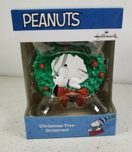 Hallmark Peanuts Snoopy on Wreath Christmas Tree Ornament Charlie Brown 2018 - £13.31 GBP