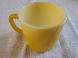 Vintage Federal Yellow Milk Glass Mug Coffee Cup MCM No Chips or Cracks - £8.53 GBP
