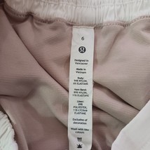Lululemon LW7ATJT Saint Mary's Hall Women's White Shorts Size 6 image 4