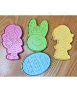 Hallmark Cookie Cutter Mold Easter Bunny Rabbit Egg Boy Girl Pastel Vintage - $10.19