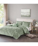 Comforter Set 4 Pcs Velvet Comforter Set with Throw Pillow(King/Cal King) - $2,389.76 MXN