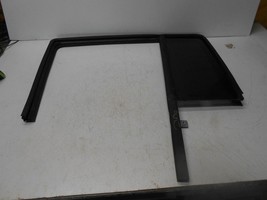 06-10 Jeep Commander Rear Door Vent Window Glass Moulding Left Driver - $89.99