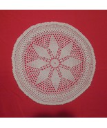 vintage ivory doilies, lace doily 13 1/2 inch round - $10.00