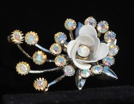 White Floral Aurora Borealis Rhinestone Brooch Pin Jewelry Vintage - £10.24 GBP