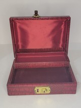 Red Leatherette Pendant/Necklace Jewelry Box Case No Key. - $9.74