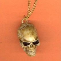 SKULL PENDANT NECKLACE AMULET-Realistic Gothic Costume Jewelry - £5.57 GBP