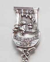 Collector Souvenir Spoon Christmas 1977 Fireplace Stockings Repousse Bowl  - £3.98 GBP