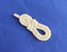 Clue Rope Weapon Replacement Token Game Parts Pieces Ivory 1998 - £1.35 GBP