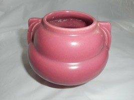 USA Shawnee Brand Mauve Art Deco Handle Round Vase #4 Glazed Bulb Shape Pottery - £19.65 GBP