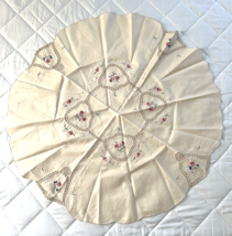 Vintage c1950 Hand Embroidered Crocheted Cotton Table Topper Table Round Cloth - £30.44 GBP