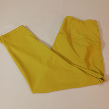 Old Navy Active Powersoft Women&#39;s Yellow Leggings Size XL (29×21) - $17.81