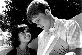 Ron Howard And Cindy Williams In American Graffiti 24x18 Poster - £18.01 GBP