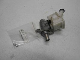 2012-2019 Nissan Versa Brake Master Cylinder With Reservoir With Nuts 32... - €41,55 EUR