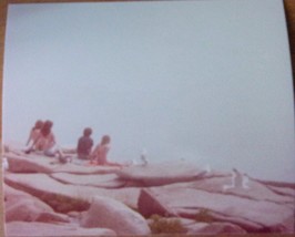 Vintage People Sitting On The Rocks at Arcadia National Park Maine 1984 - €1,74 EUR