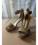 IDIFU Comfort Shoe Formal Silver Glitter Women Size 8.5 High Heel Holida... - $19.30