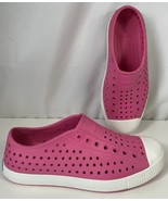 Native Girls Shoes sz J4 Jefferson Pink White Water Casual Slip On Schoo... - $300.88 MXN