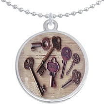 Old Keys Vintage Round Pendant Necklace Beautiful Fashion Jewelry - £8.47 GBP