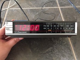 Vtg Emerson RED5510A AM FM Digital Alarm Clock Radio W/ Battery Back Up ... - £19.65 GBP