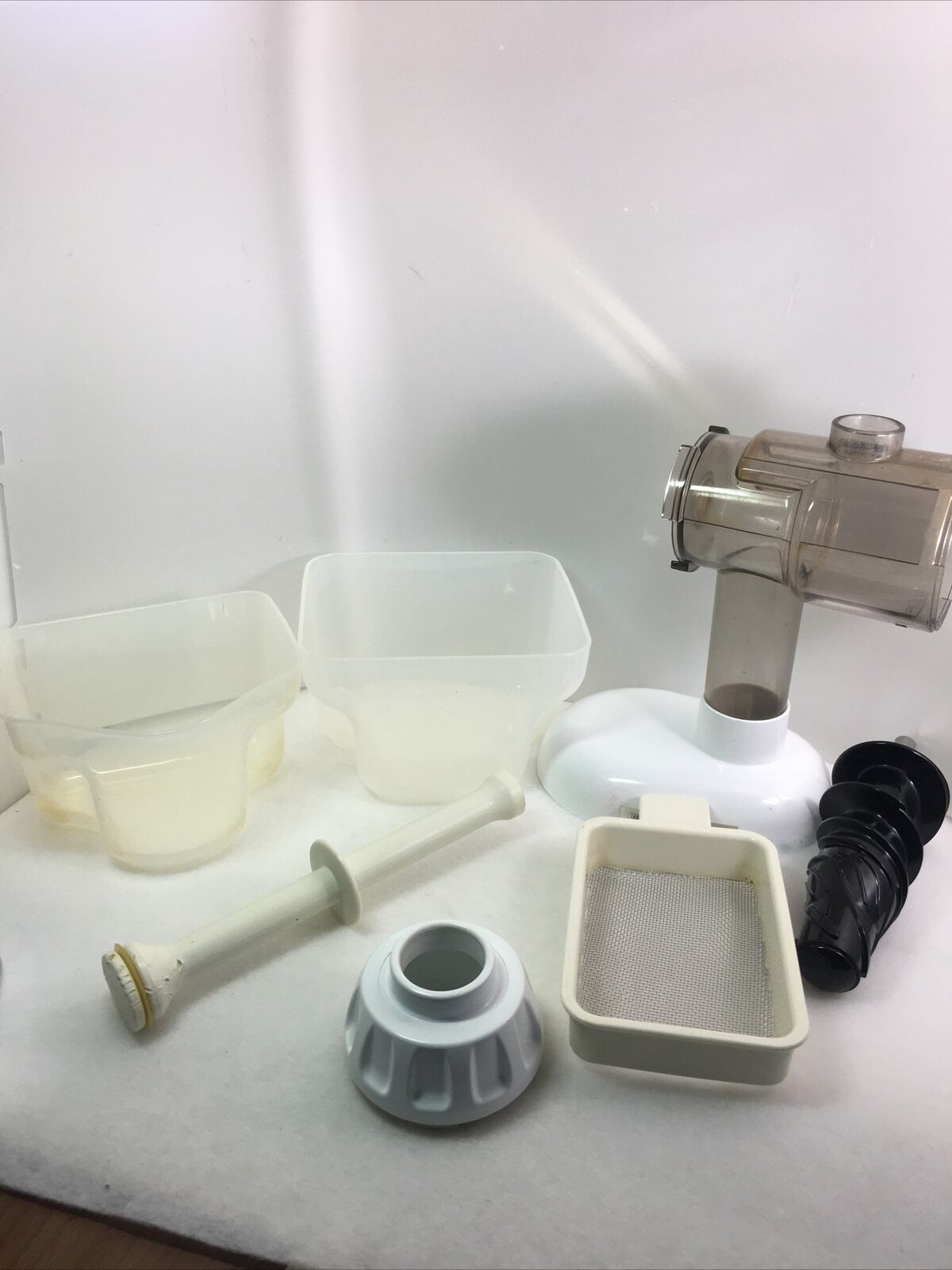 Genuine Original OEM Omega Juicer 8004 Parts 8 Pieces Total NO JUICE SCREENER - $111.92