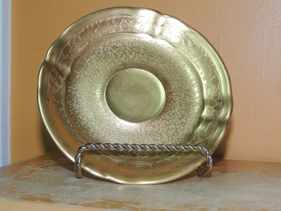 Saucer 5.25" Gold Overlay w raised floral pattern B&Co Bernardaud Limoges France Item image 2