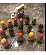 Vintage Wobbles Hasbro Machine &amp; 15 Egg Shaped Toys - $2,244.86 MXN