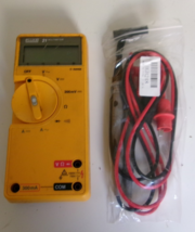 Fluke 21 Multimeter Calibrated plus new leads - $1,459.16 MXN