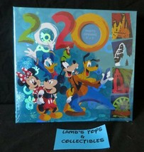 Disney Parks Authentic 2020 Mickey &amp; Friends Photo Album Sealed (200 Pho... - £31.00 GBP