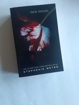 The Twilight Saga Ser.: New Moon by Stephenie Meyer (2008, Trade Paperback) - $2.67