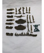 Lot Of (22) Vintage Flat Green Army Men Toy Soldiers And Vehicles - $43.45 CAD