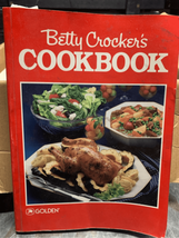 Betty Crockers Cookbook-Softcover-Golden Publishing-Vintage Kitchen - £4.19 GBP