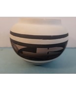 Native American CERAMIC. Navajo  Vintage  Pottery Bowl - $40.62 CAD