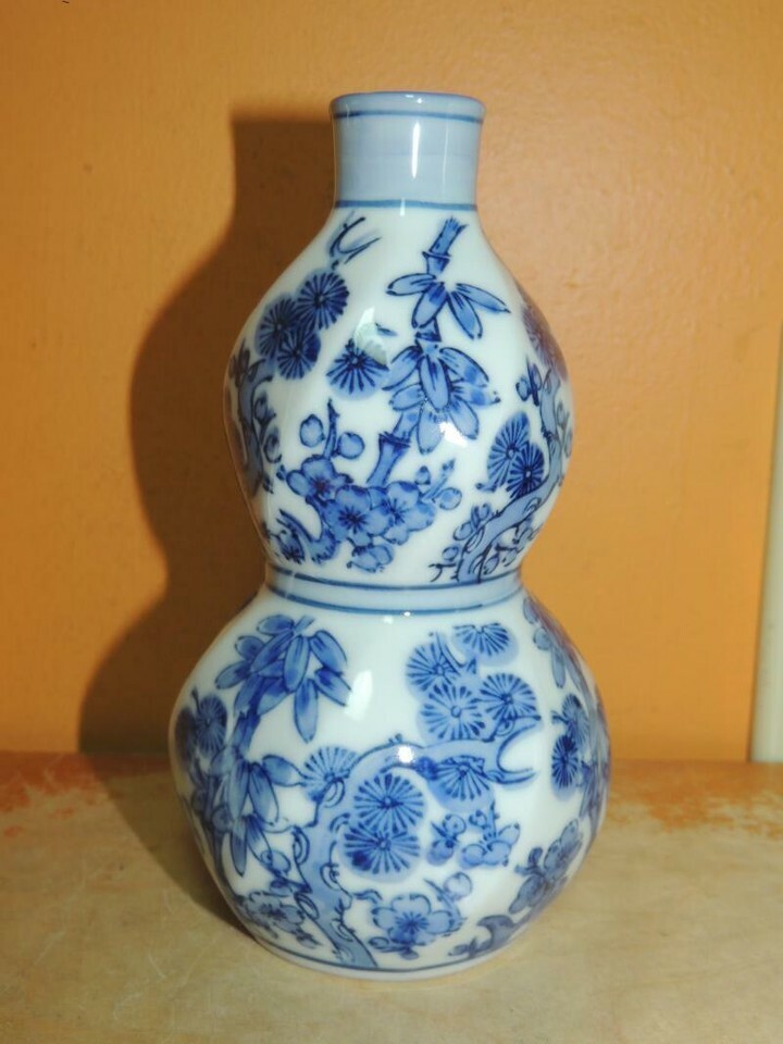 Porcelain Vase 6" White Cobalt Blue tree floral marked Japanese twisted hexagon Item image 3