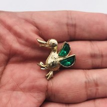 Dancing Duckling Gold Tone Green Rhinestone Wings Pin Brooch 1&quot; x 1&quot; - $9.49