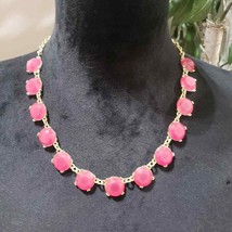 Womens Fashion Coral Pink Gem Stone Gold Tone Statement Necklace w/ Lobster Clas - £19.98 GBP