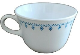 Four (4) Vintage Corelle Livingware ~ SNOWFLAKE BLUE GARLAND ~ Coffee Cups - $40.00