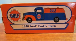 gulf collectible truck die cast 1940 ford tanker truck 1/25 scale - $24.30