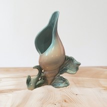 Mid Century Hull Pottery Ebb Tide Conch Bud Vase Peach Green 7&quot; MCM Vintage &quot;B&quot; - £61.07 GBP