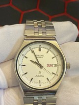 Vintage Seiko SilverWave Quartz Kanji White Dial Day-Date 8229-6040 1980s - $97.02