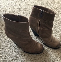 Vince Camuto Ankle Boots Suede Leather Zipper Slip On Size 5.5 - £16.92 GBP