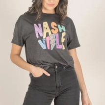 Multicolor Lightning on Charcoal Gray Nashville Graphic Tee Size Small - £22.58 GBP