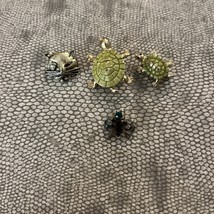 VTG Bundle/4 Animal Themed Brooches Rhinestones - 1 Cat, 1 Fly, 2 Turtles - $19.21 CAD