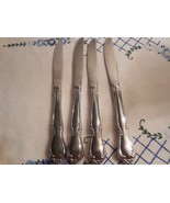4 Oneida Deluxe Glossy Stainless Chateau Serrated Edge Dinner Knives - $200.30 MXN