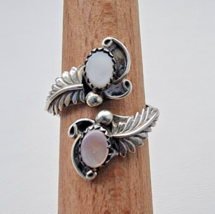 RICHARD BEGAY NAVAJO 925 STERLING SILVER MOTHER OF PEARL SPIRAL WRAP RIN... - $1,425.81 MXN