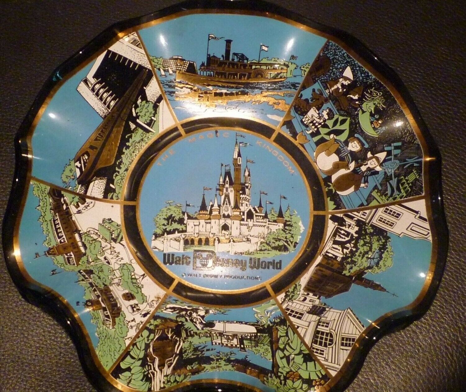 VINTAGE WALT DISNEY WORLD MAGIC KINGDOM CONVOLUTED BLACK GOLD GLASS PLAT... - $6.00